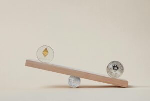 Para decidir entre a formação em Tráfego Pago de Pedro Sobral ou Tiago Tessmann, o ideal é considerar seus objetivos, nível d