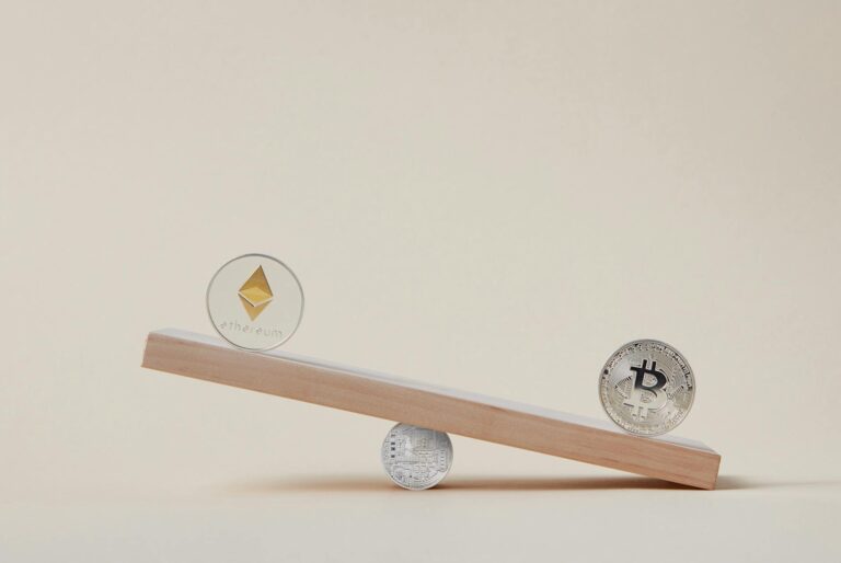 Para decidir entre a formação em Tráfego Pago de Pedro Sobral ou Tiago Tessmann, o ideal é considerar seus objetivos, nível d